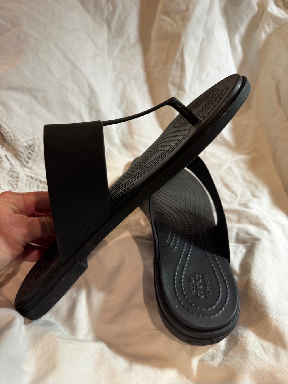 2 pairs CROCS Metallic Blush Pink/tan and Black/black Flip Flop Sandals, size 10